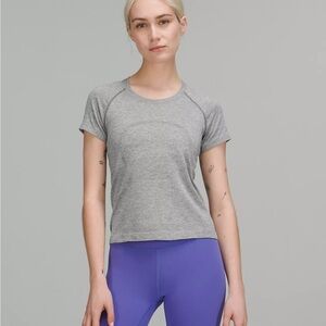 Swiftly Tech Short-Sleeve Shirt 2.0.Race Length- Grey size 4